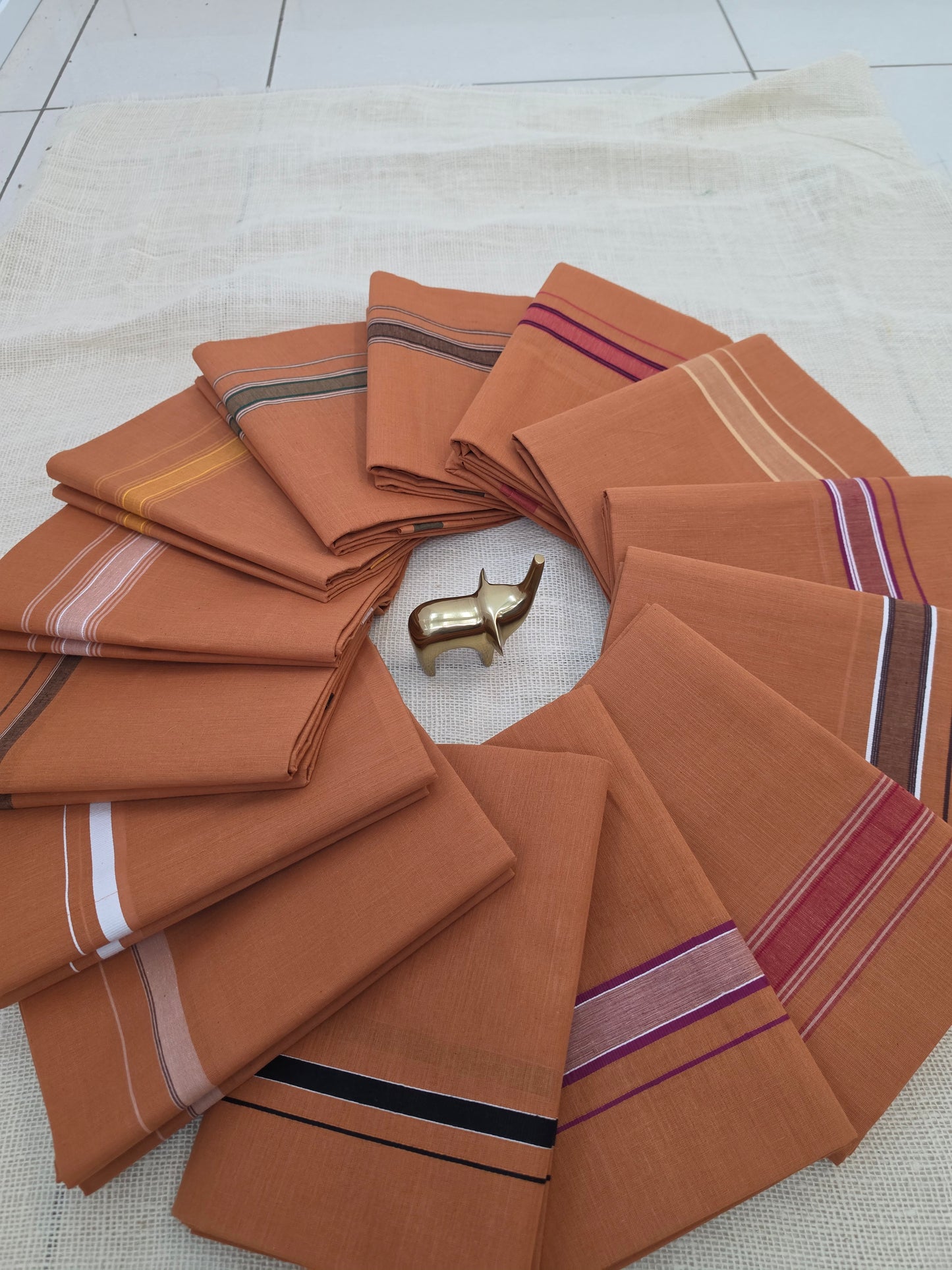 KAVI MUNDU COTTON PLAIN DARK GREEN KARA
