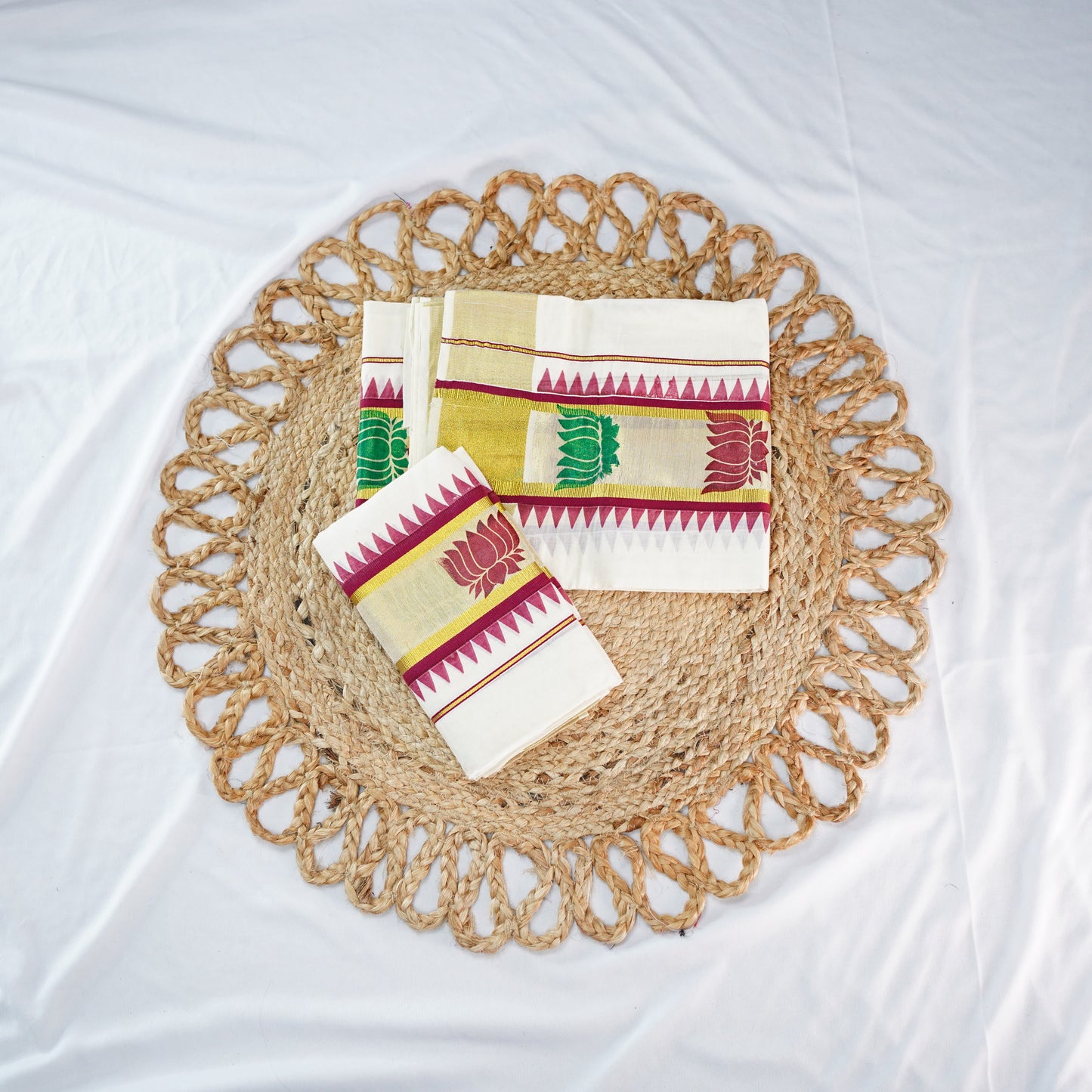 LOTUS PRINTED SET MUNDU