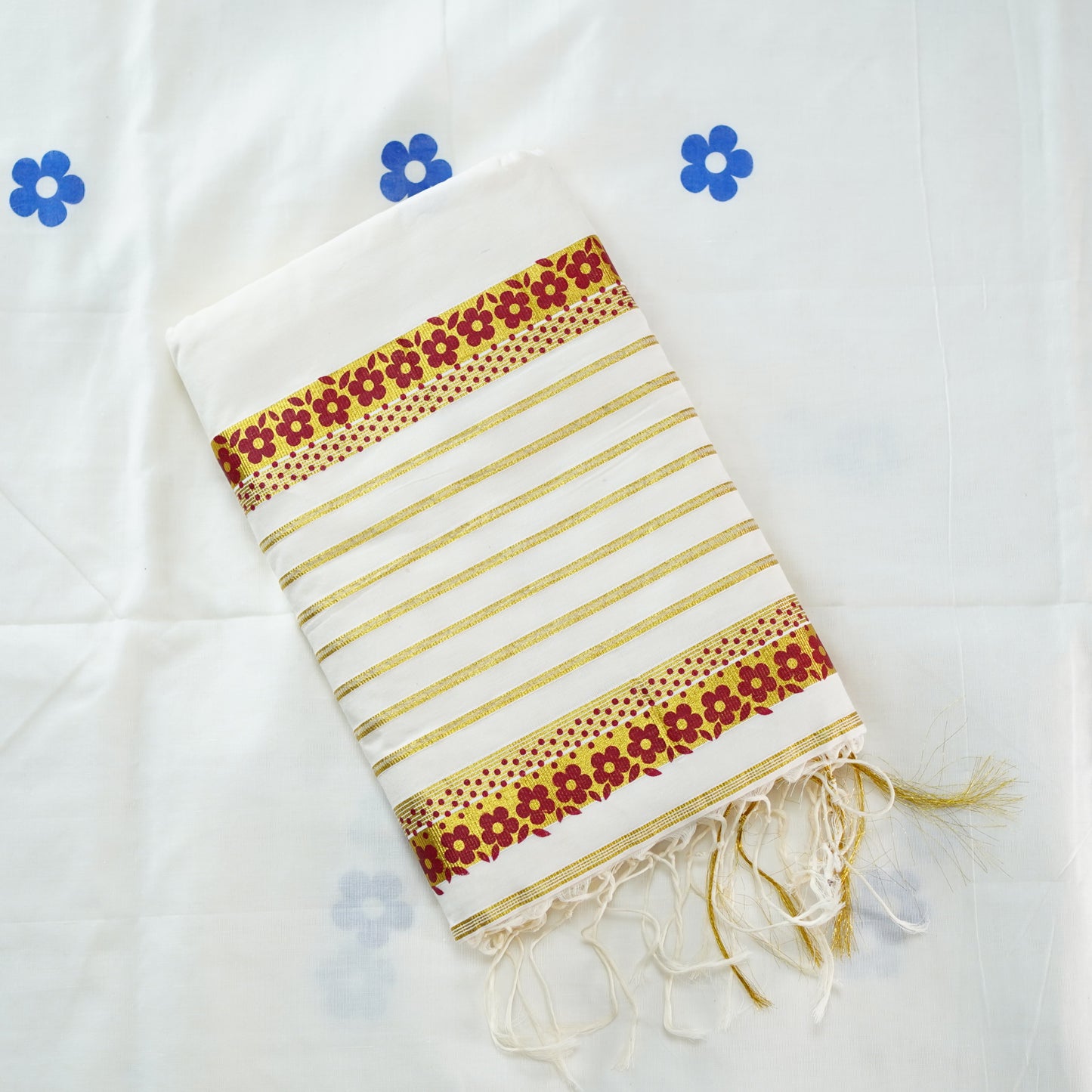 KERALA COTTON SETSAREE FANCY LINE PATTERN PALLU WITH PRINT