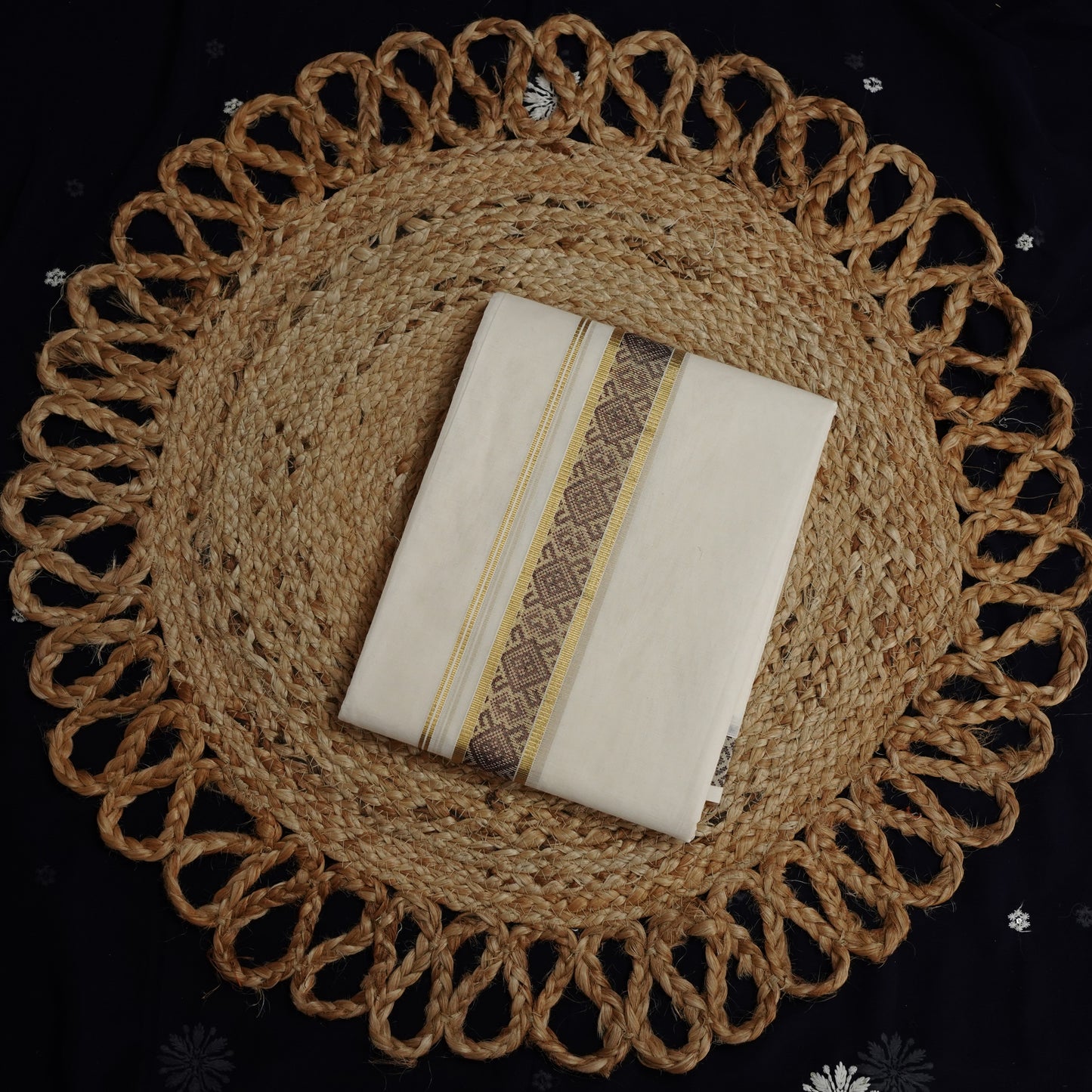 TRADITIONAL JAQUARD BORDER COTTON DOUBLE MUNDU