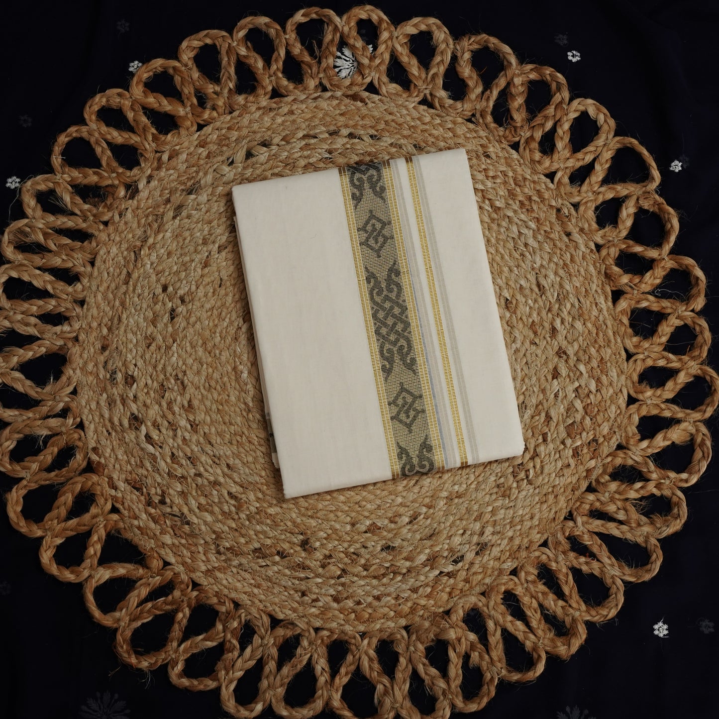 TRADITIONAL JAQUARD BORDER COTTON DOUBLE MUNDU