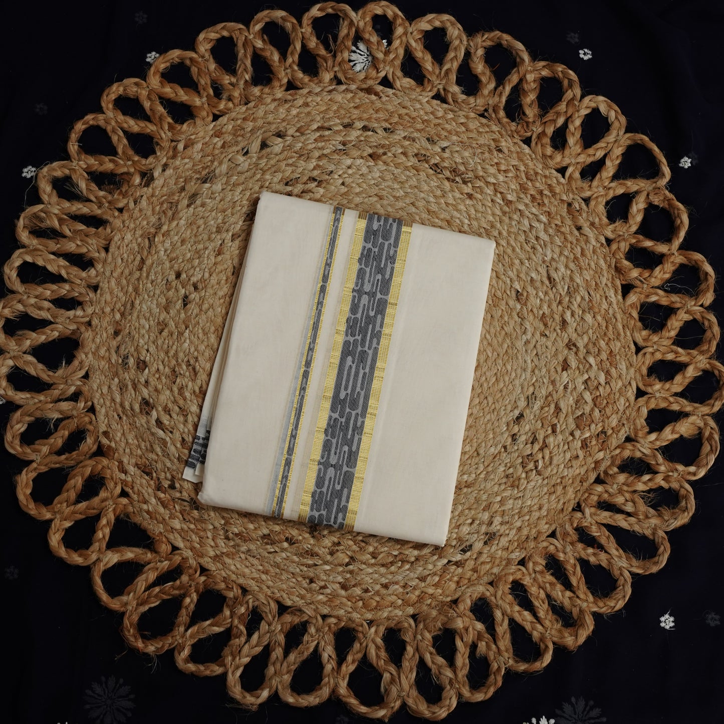 TRADITIONAL JAQUARD BORDER COTTON DOUBLE MUNDU