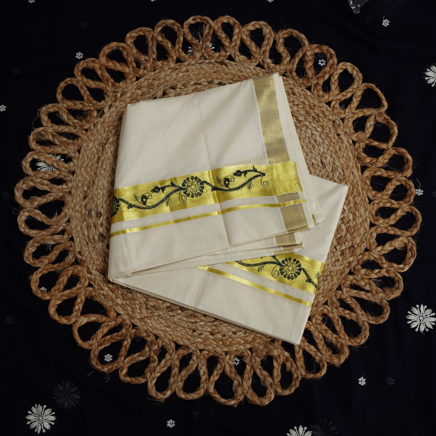 EMBROIDERED COTTON DOUBLE MUNDU