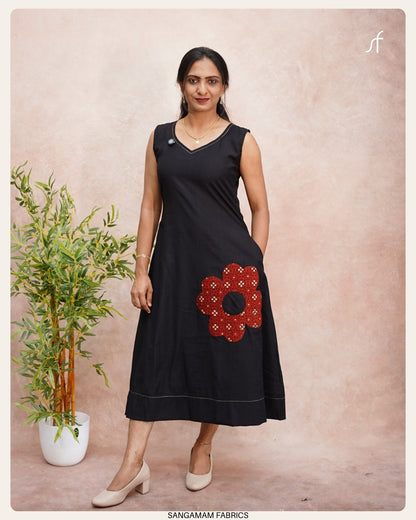 FLOWER DETAILED A-LINE  DRESS