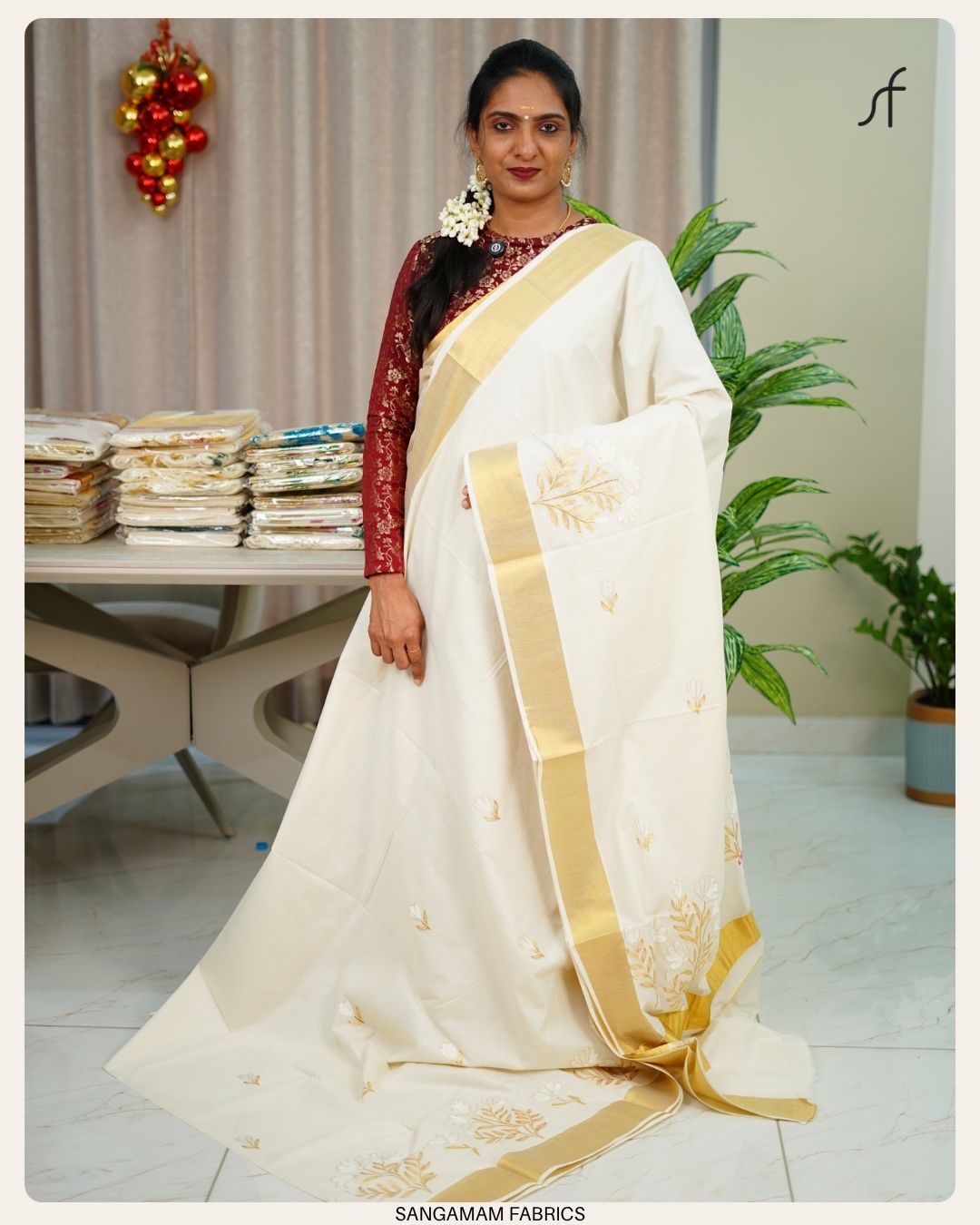 EMBROIDERY DETAILED SET SAREE