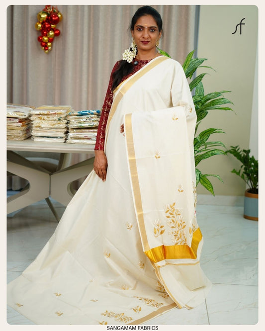 EMBROIDERY DETAILED SET SAREE