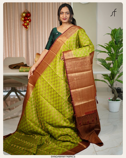 BANARASI SAREE (GREEN)