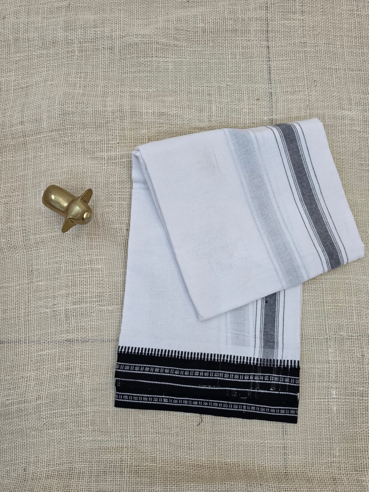 WHITE KUPPADAM BLACK BORDER SINGLE