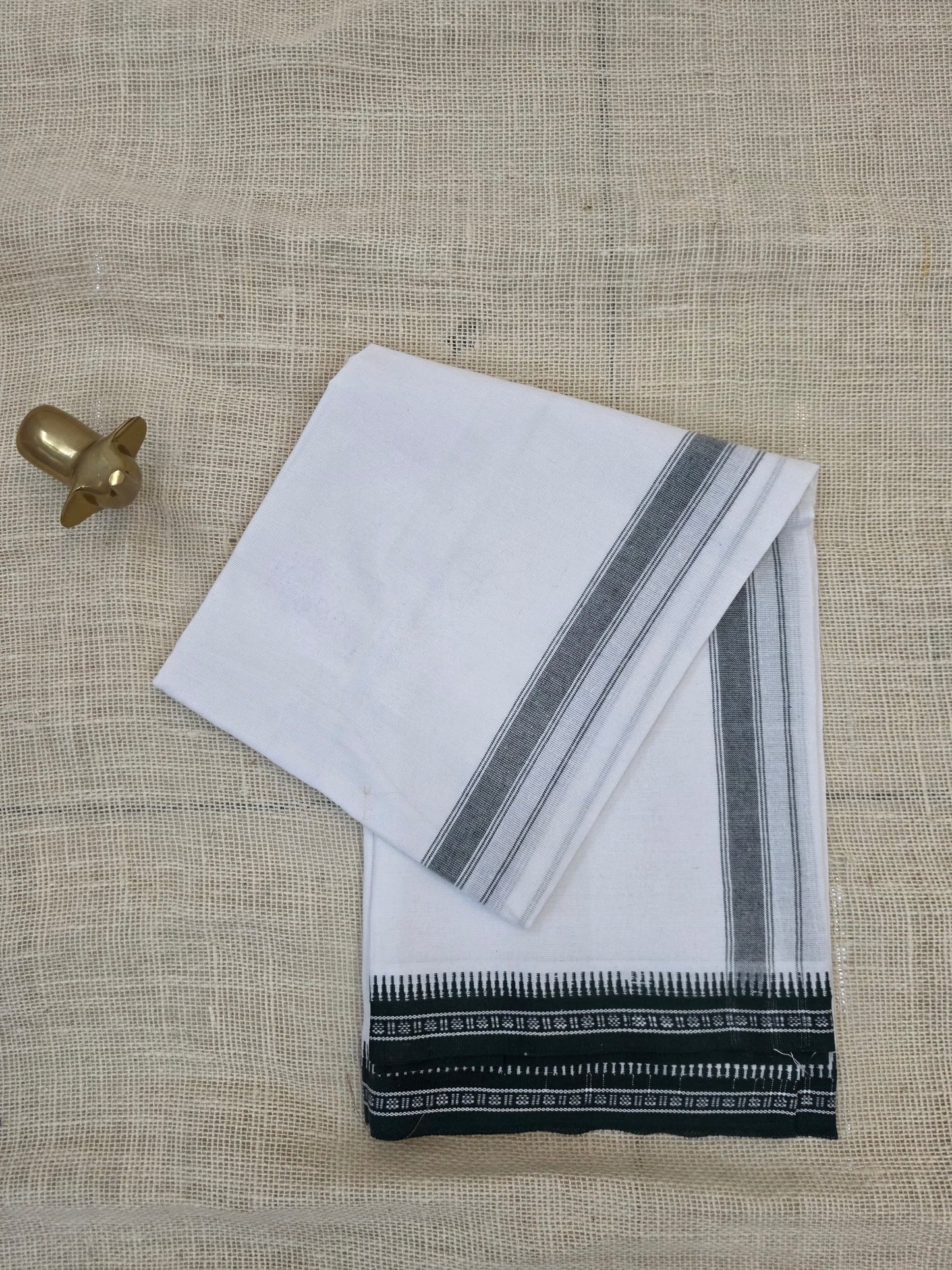 WHITE KUPPADAM DARK GREEN BORDER SINGLE