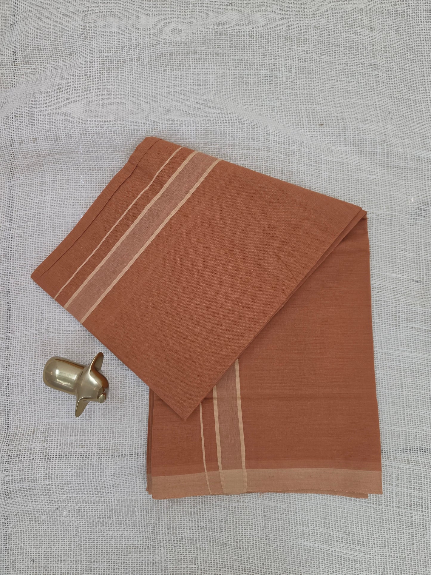 KAVI MUNDU COTTON PLAIN CREAM KARA