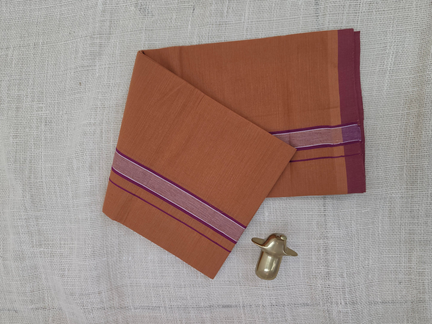 KAVI MUNDU COTTON PLAIN WHITE & MEROON KARA