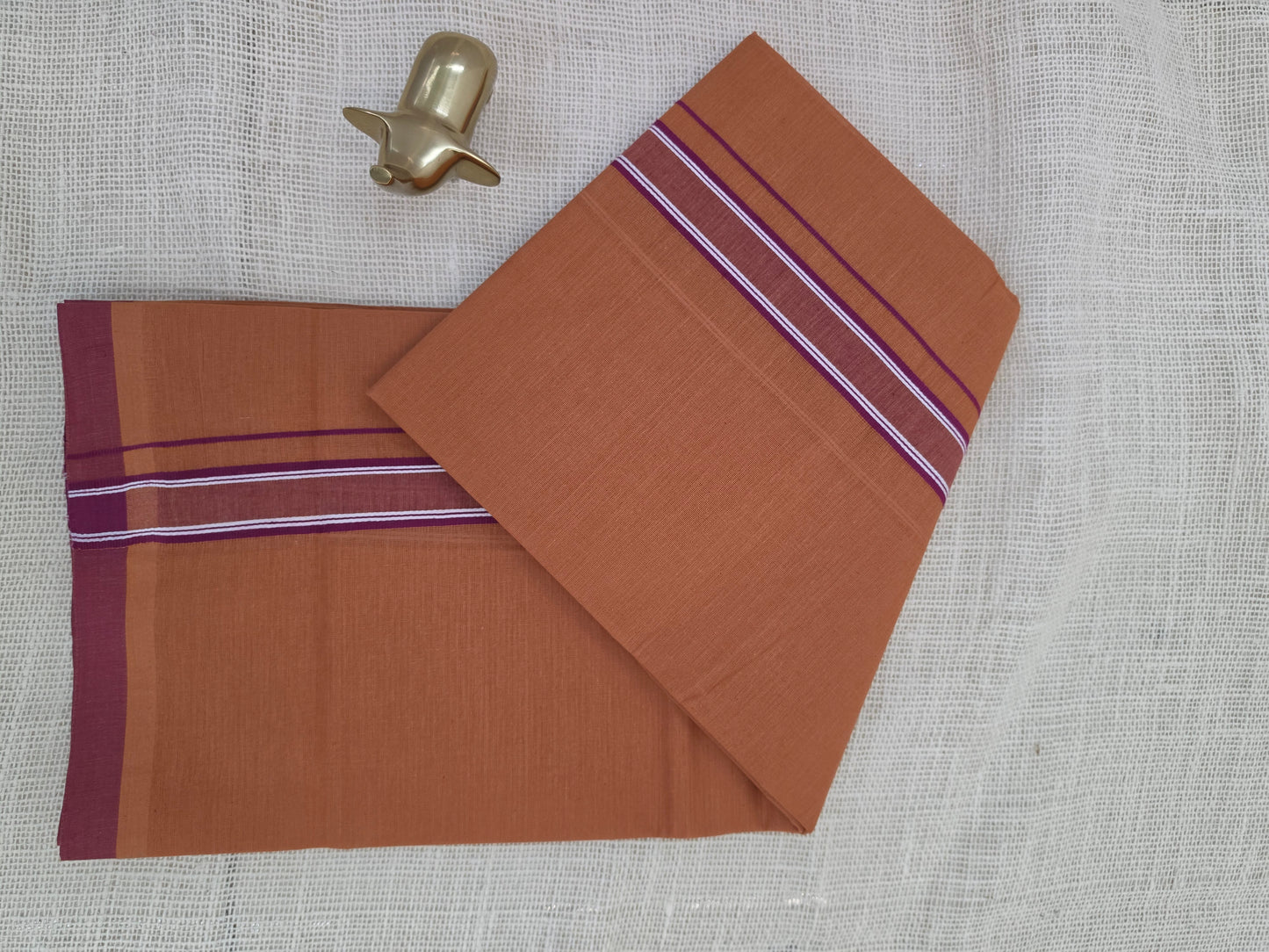 KAVI MUNDU COTTON PLAIN MEROON & WHITE KARA