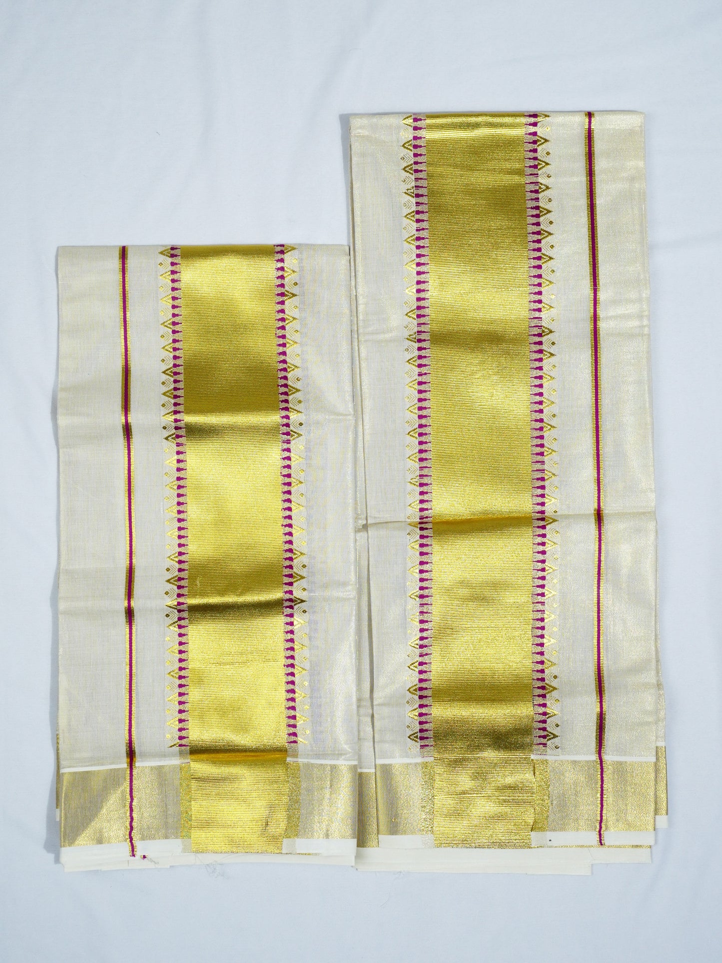 KERALA GOLDEN TISSUE JACQUARD WORK SETMUNDU 2.80 Meter