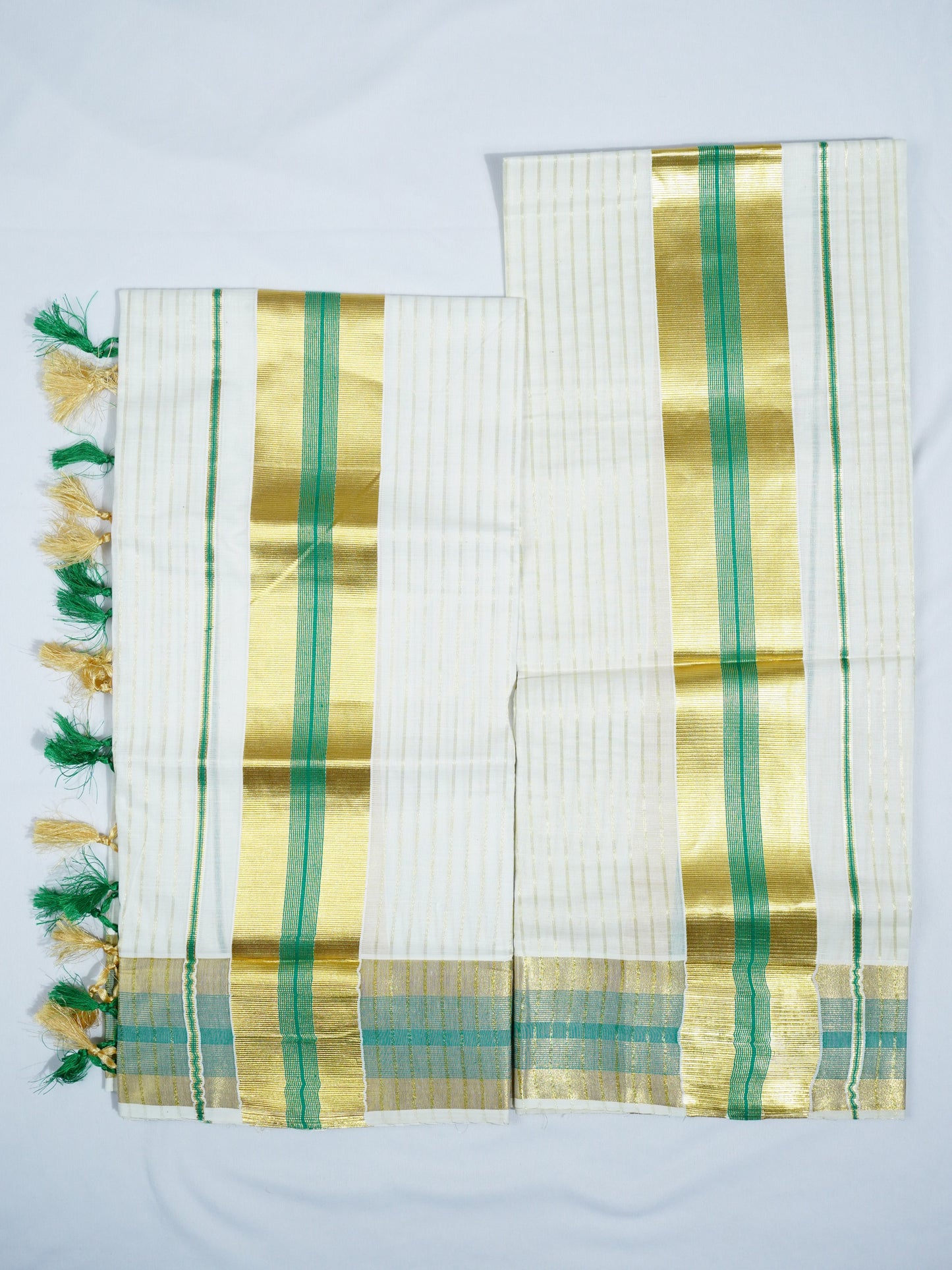 KERALA GOLDEN KASAV AND COLOUR KARA WITH STRIPE DESIGN 2.80 Meter