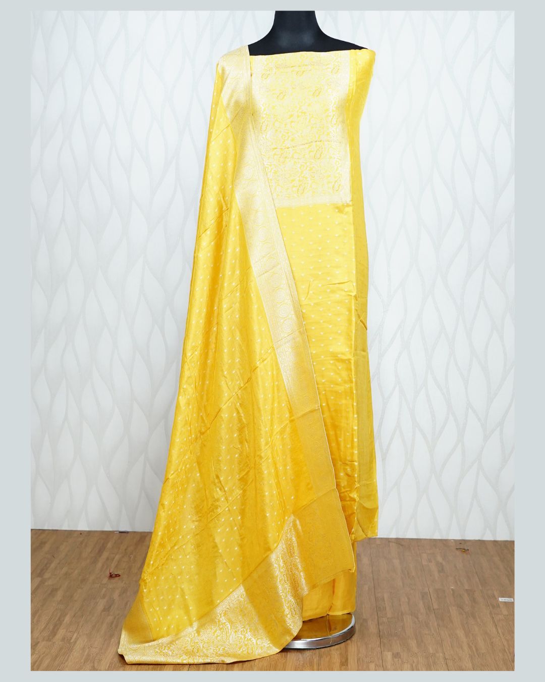 SEMI BANARASI UNSTICHED SALWAR SUIT