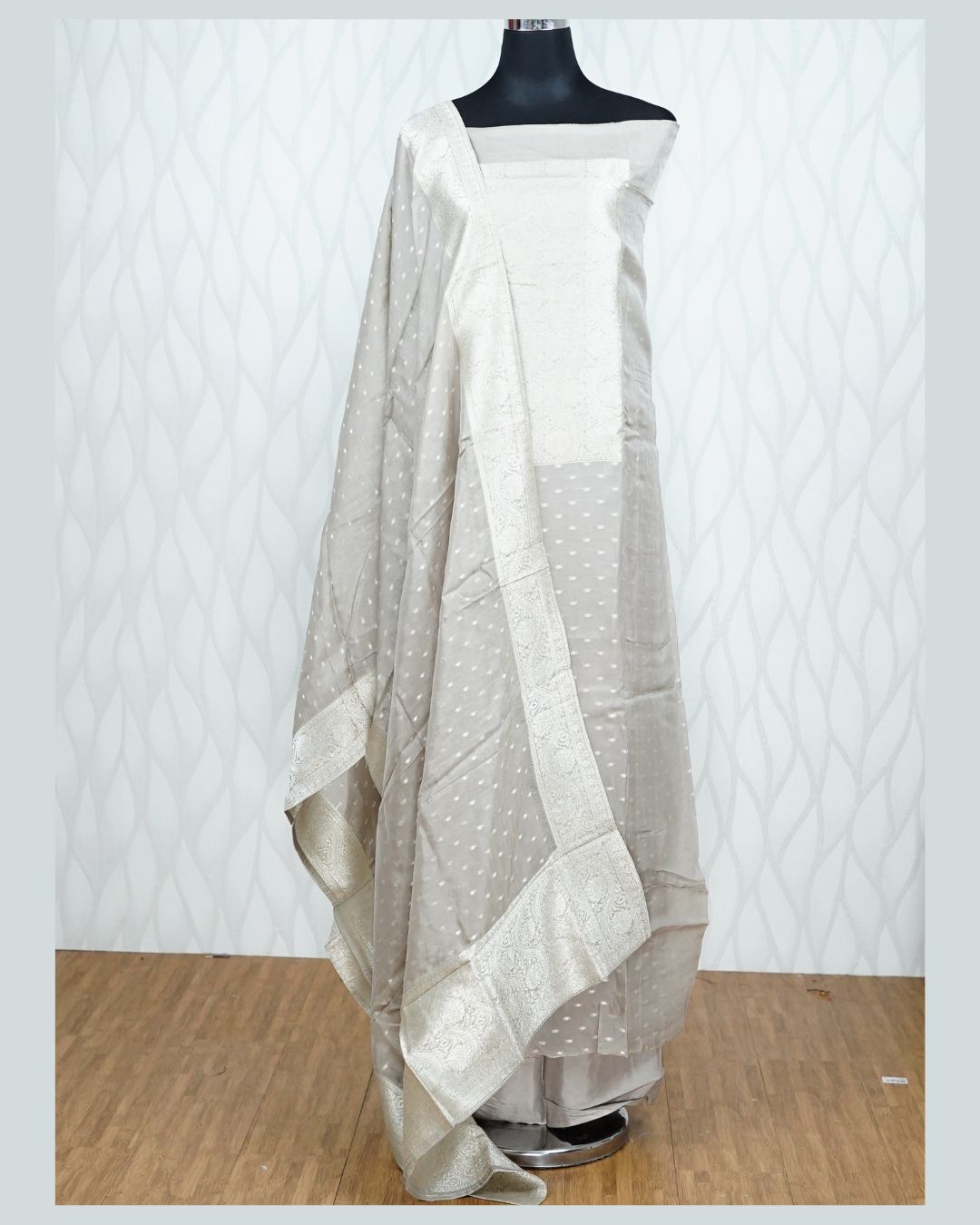 SEMI BANARASI UNSTICHED SALWAR SUIT