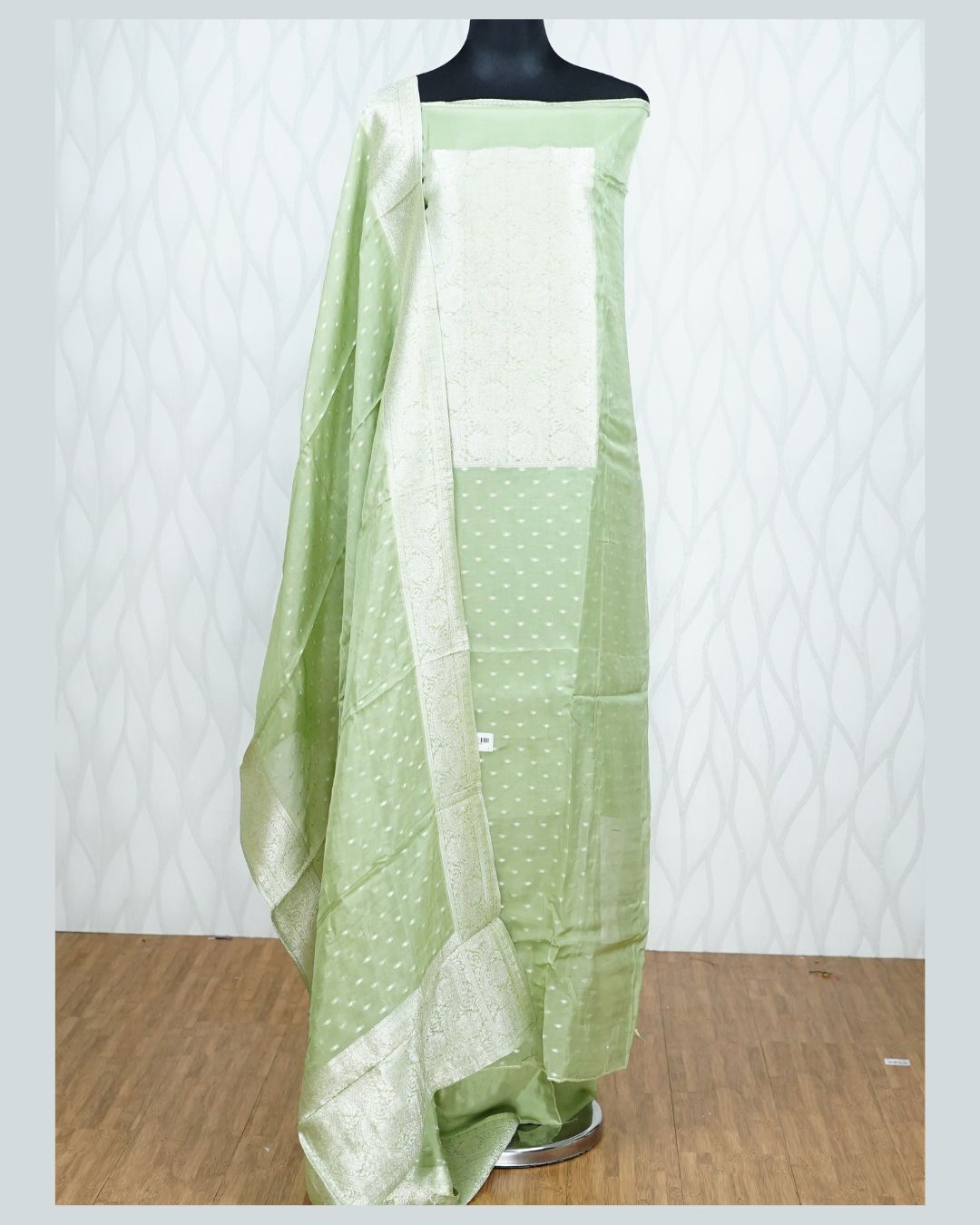 SEMI BANARASI UNSTICHED SALWAR SUIT