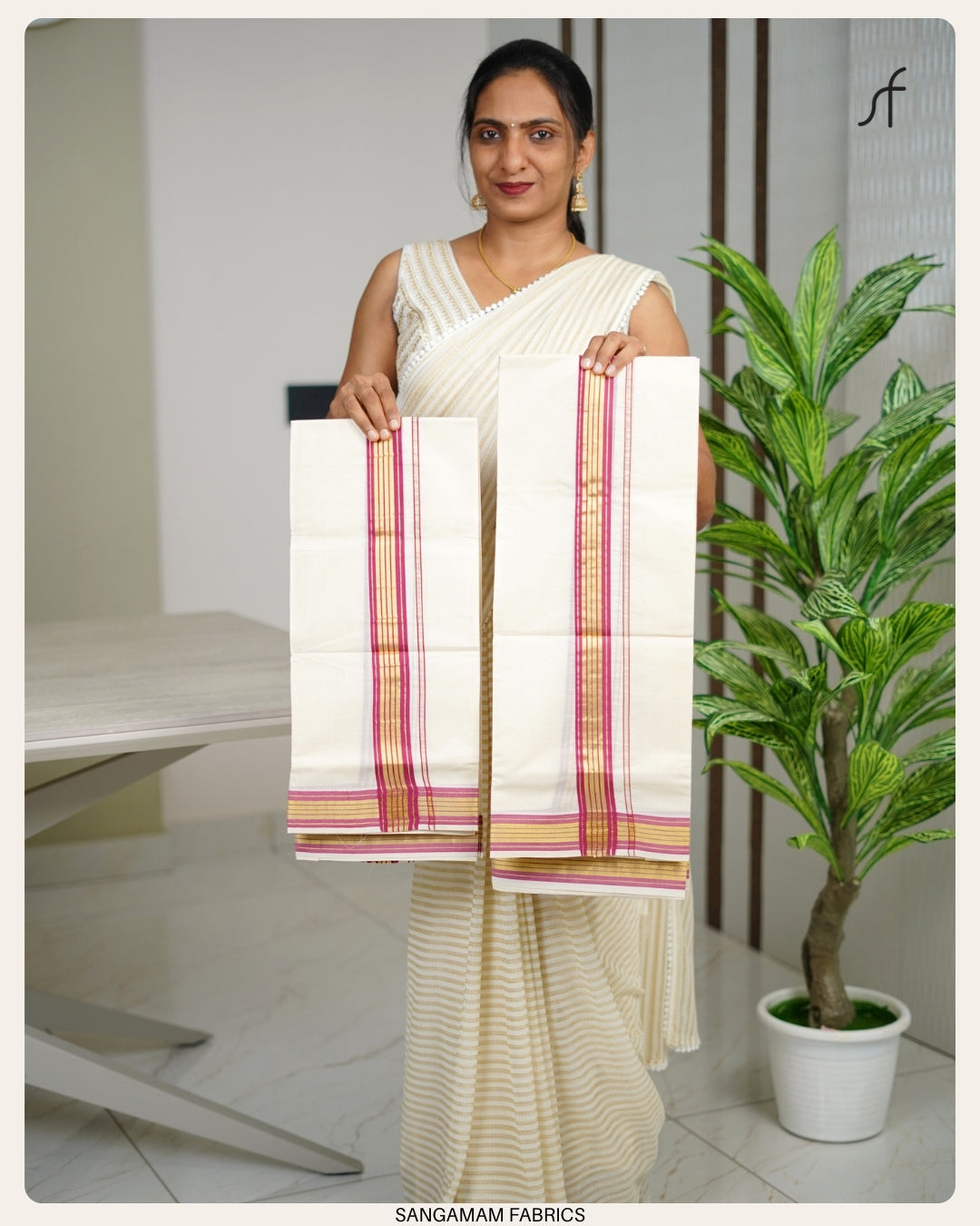 KATTIKARA WITH GOLDEN SET MUNDU