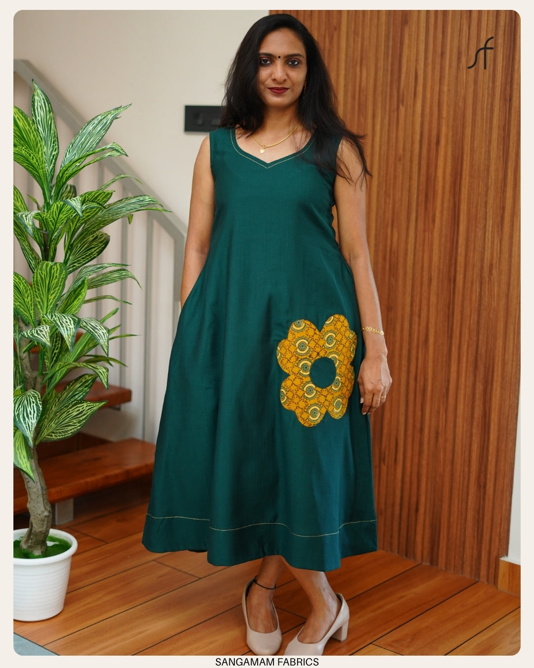 FLOWER DETAILED A-LINE DRESS