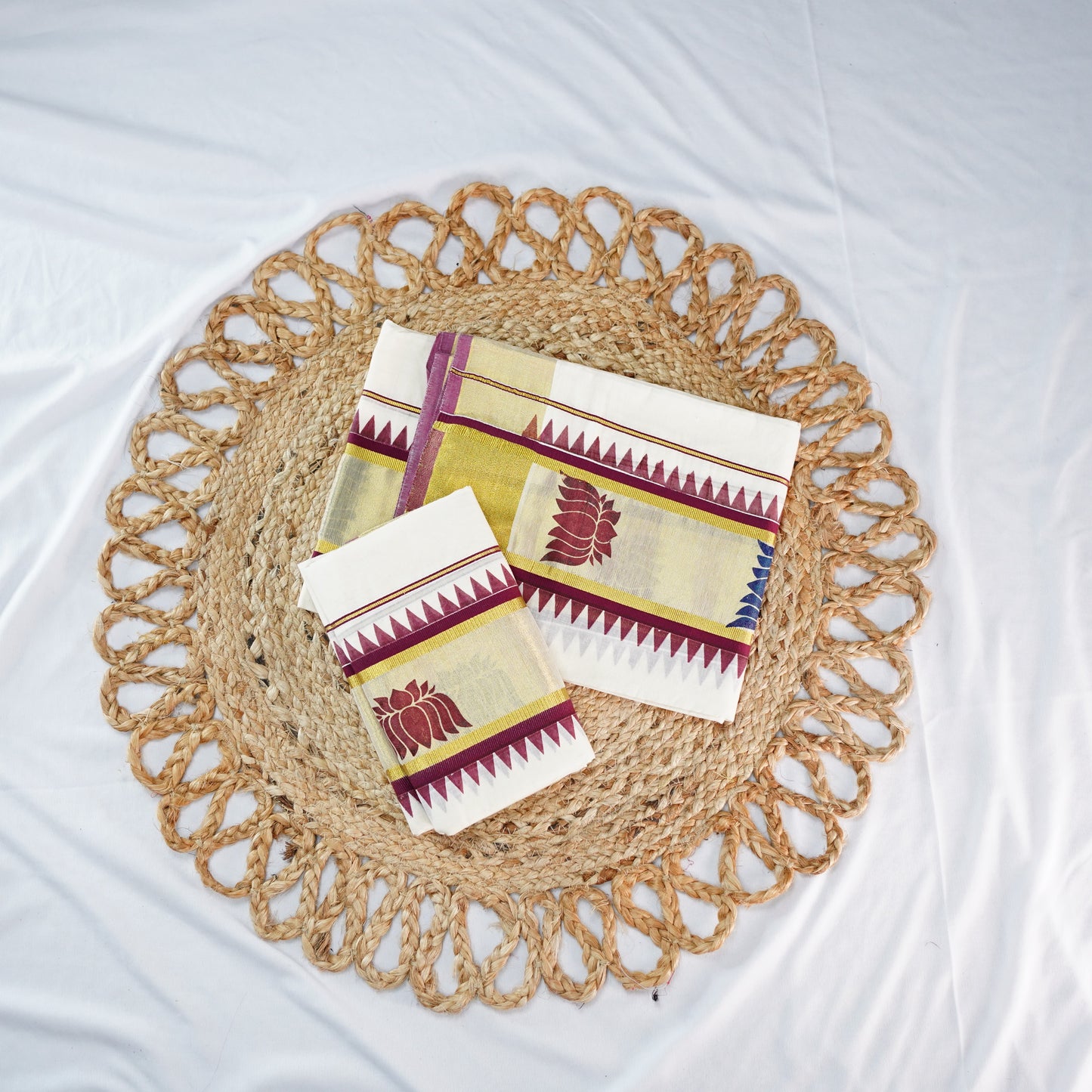 LOTUS PRINTED SET MUNDU