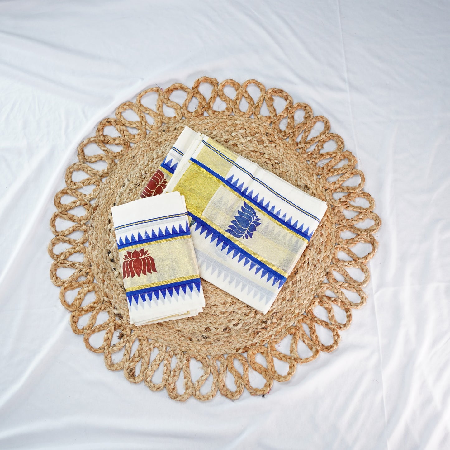 LOTUS PRINTED SET MUNDU