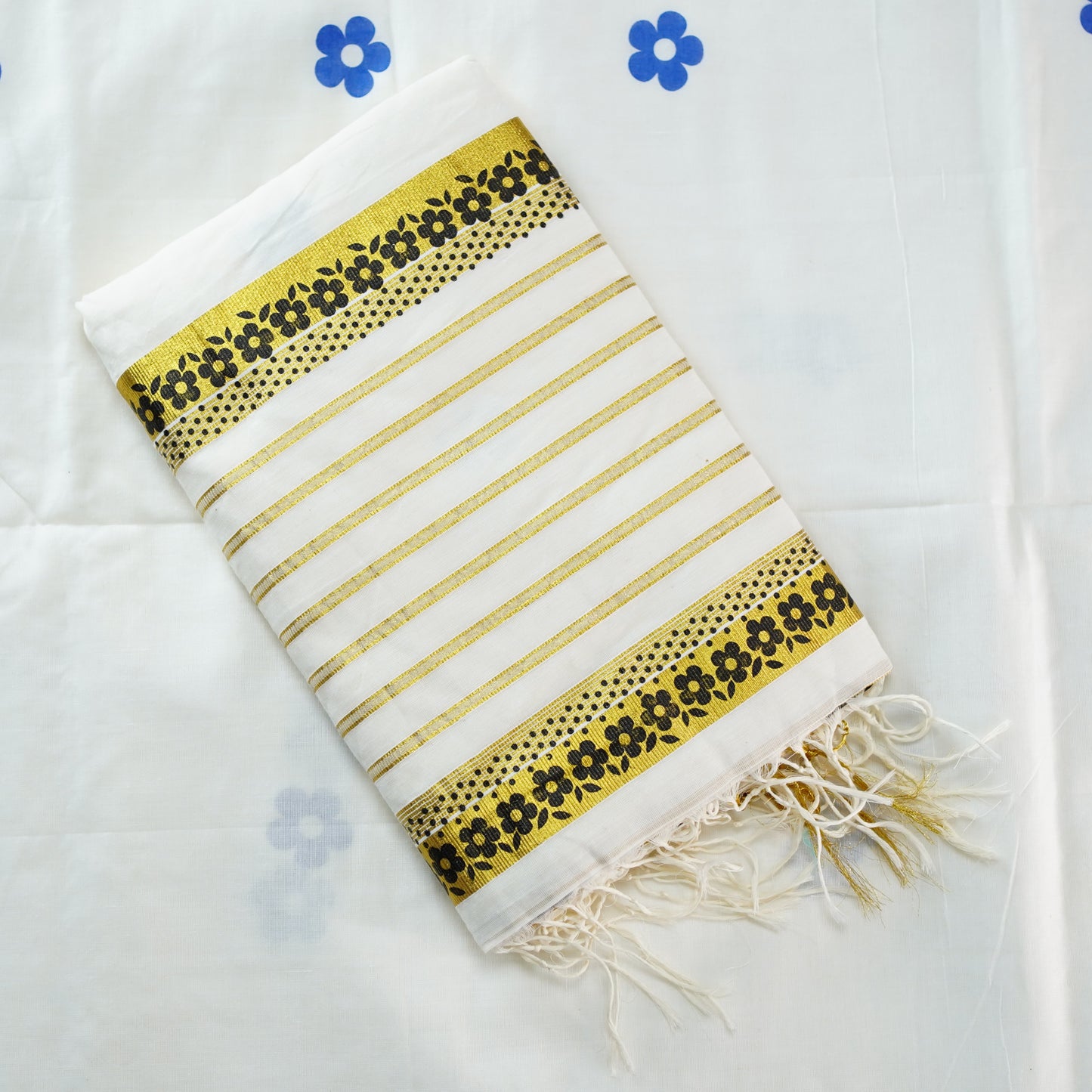 KERALA COTTON SETSAREE FANCY LINE PATTERN PALLU WITH PRINT