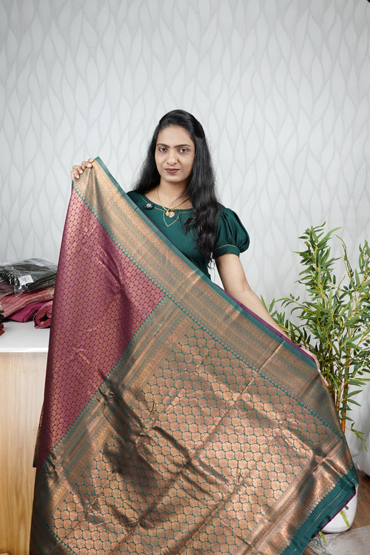RICH BROCADE WOVEN SAREE IN CONTRAST PATTERN