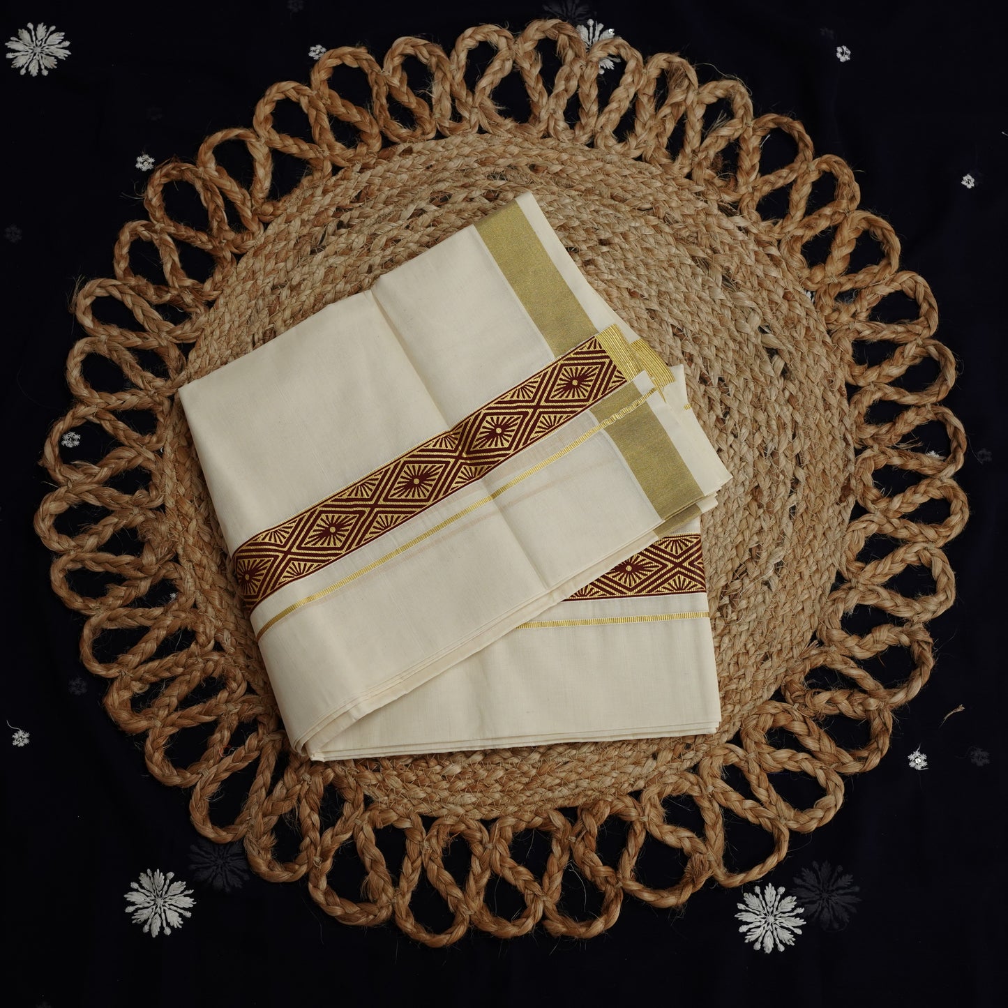 KERALA DOUBLE MUNDU CREEM KASAV FANCY PRINT